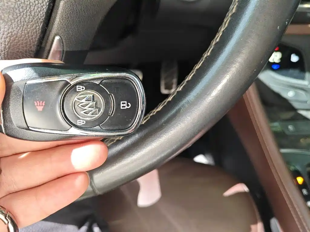 Buick Envision Plus 2016 — фото 9