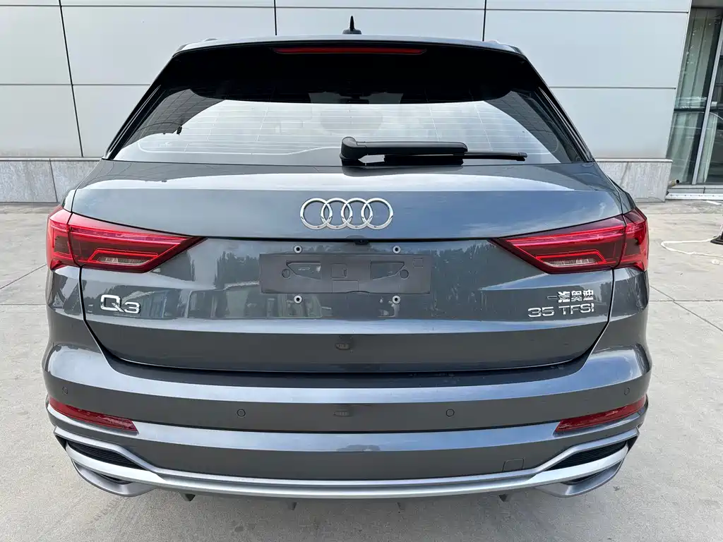 Audi Q3 2023 — фото 14