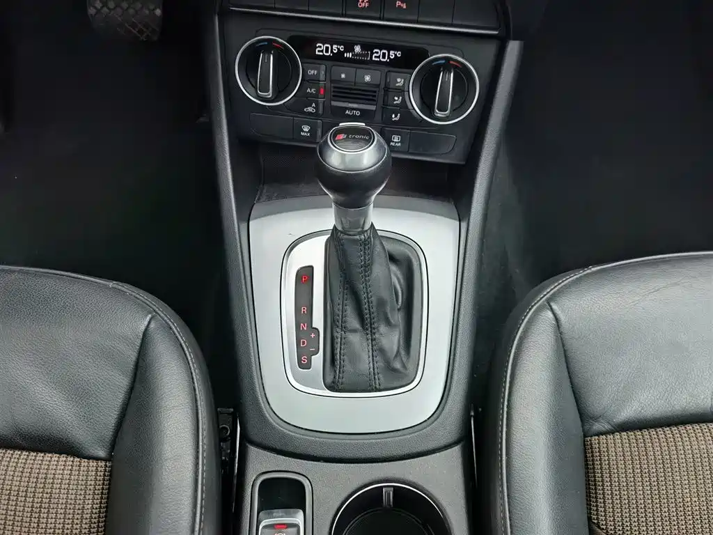 Audi Q3 2017 — фото 13