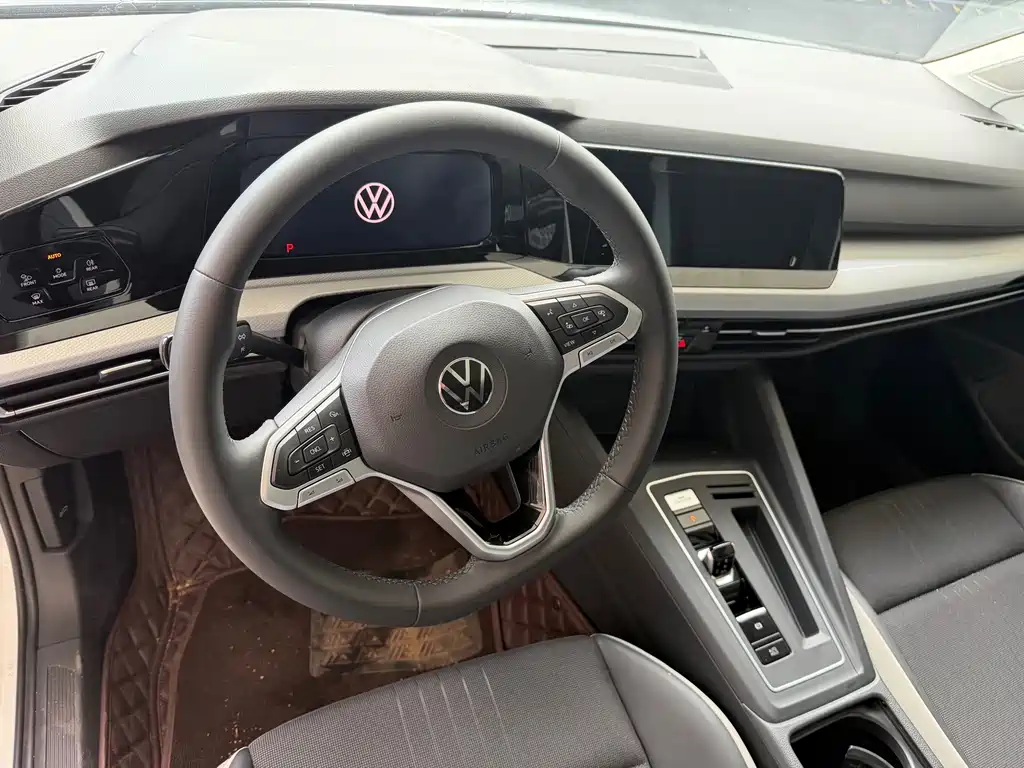 Volkswagen Golf 2023