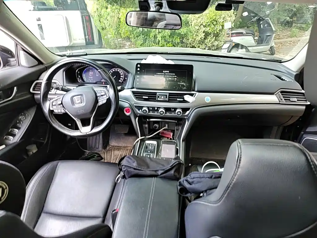 Honda Accord 2022 — фото 10