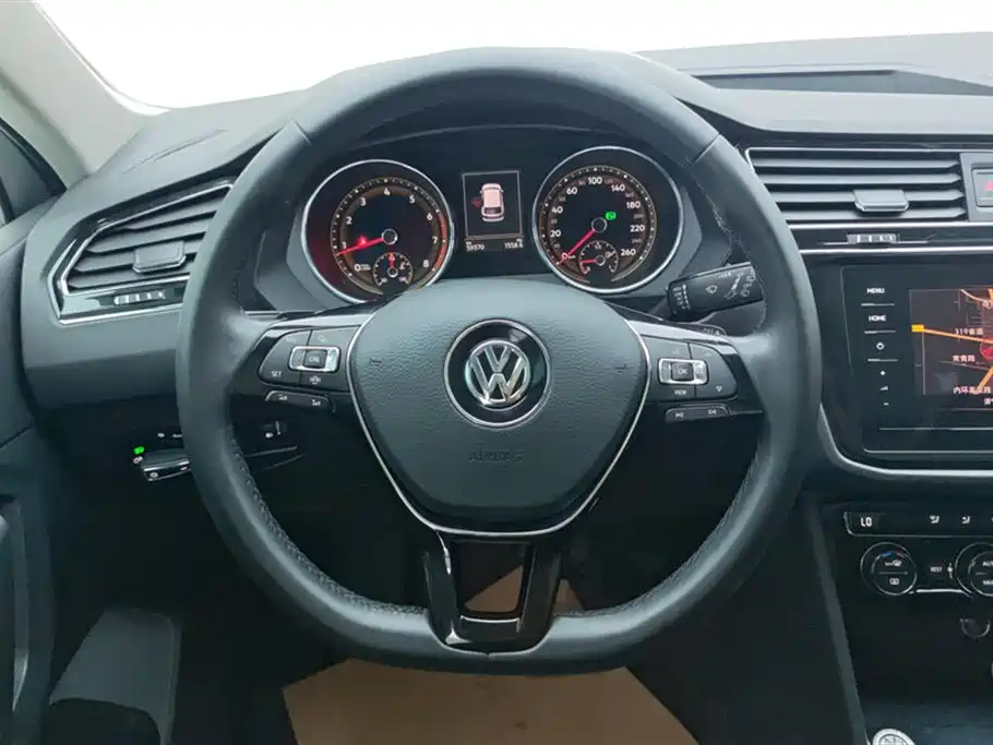 Volkswagen Tiguan L 2020 — фото 15