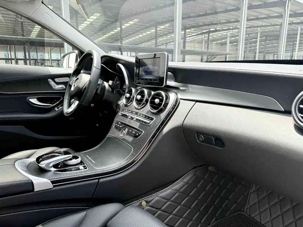 Mercedes-Benz C-Class 2017 — фото 8
