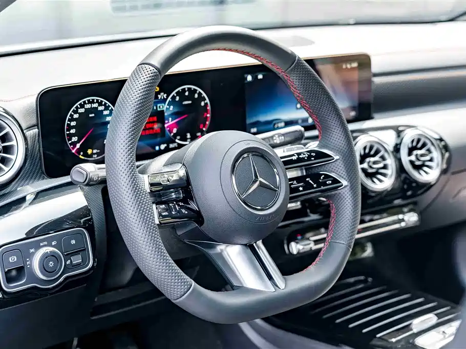 Mercedes-Benz A-Class 2026 — фото 11