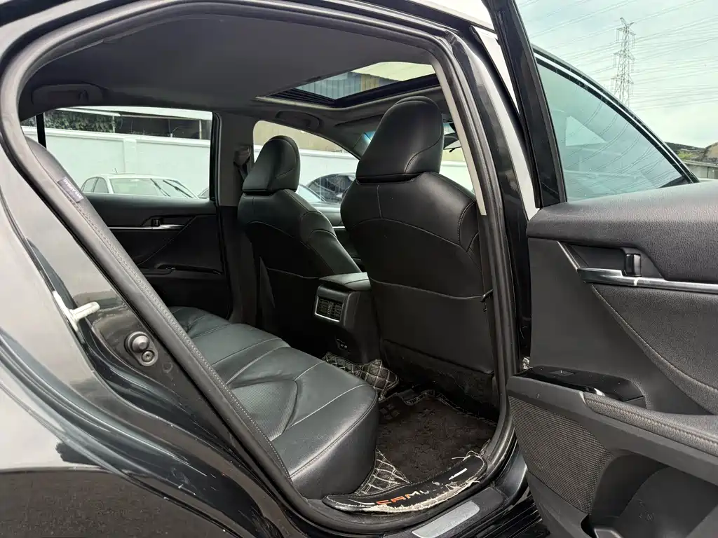 Toyota Camry 2022 — фото 22