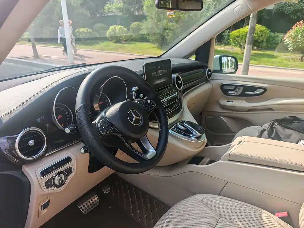 Mercedes-Benz V-Class 2016