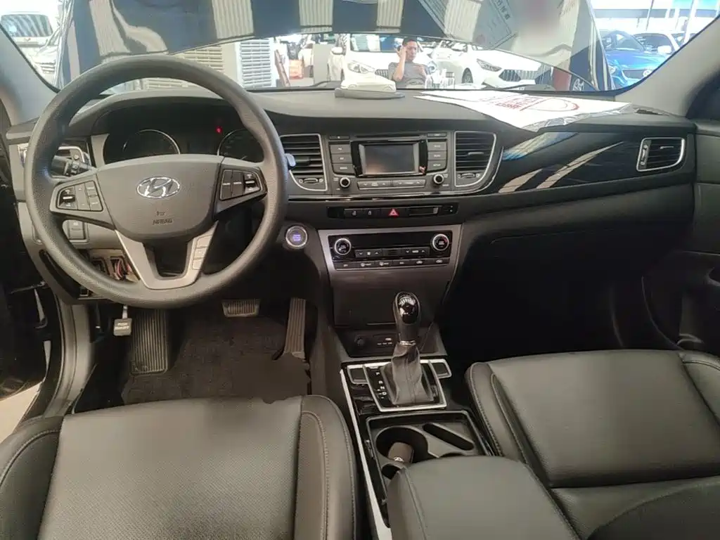 Hyundai Mistra 2015 — фото 10
