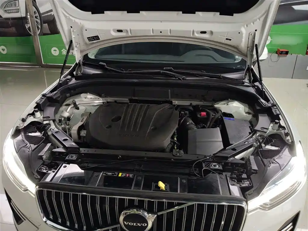 Volvo XC60 2022 — фото 16