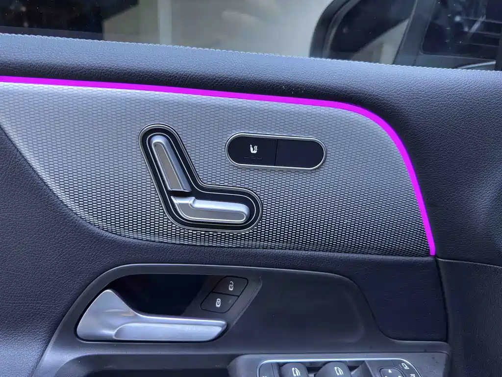 Mercedes-Benz GLB 2021 — фото 20