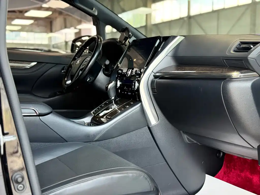 Toyota Vellfire 2021 — фото 14