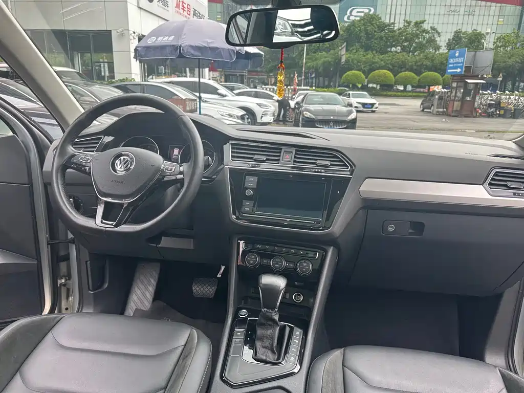 Volkswagen Tiguan L 2019 — фото 12