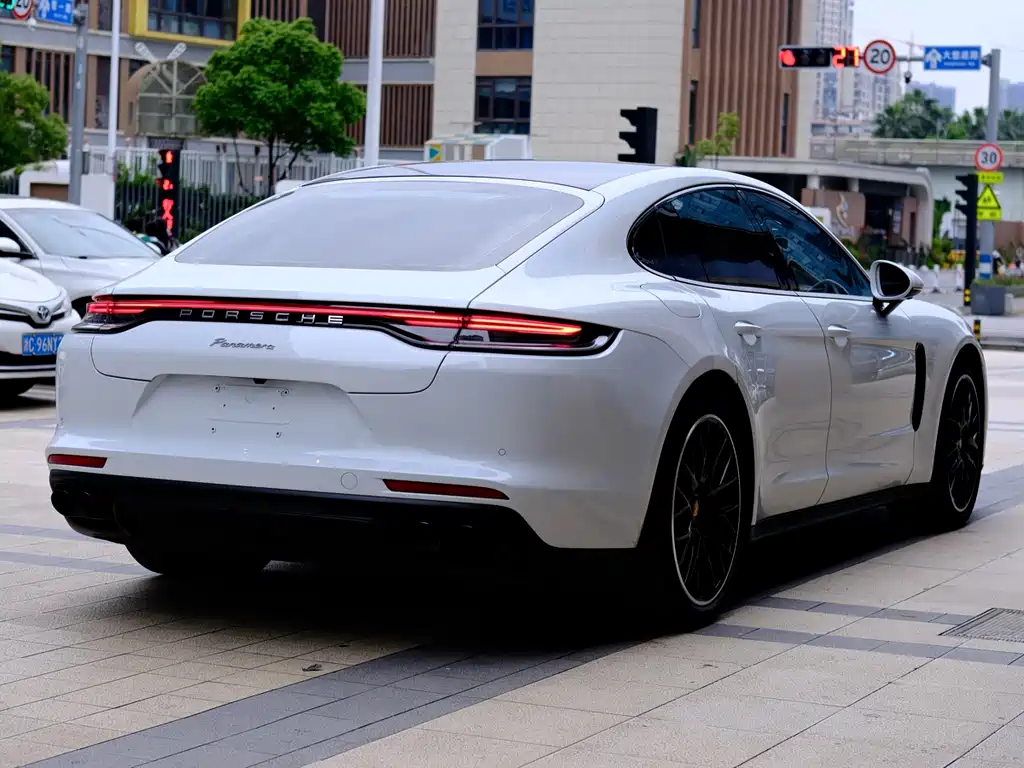 Porsche Panamera 2022 — фото 16