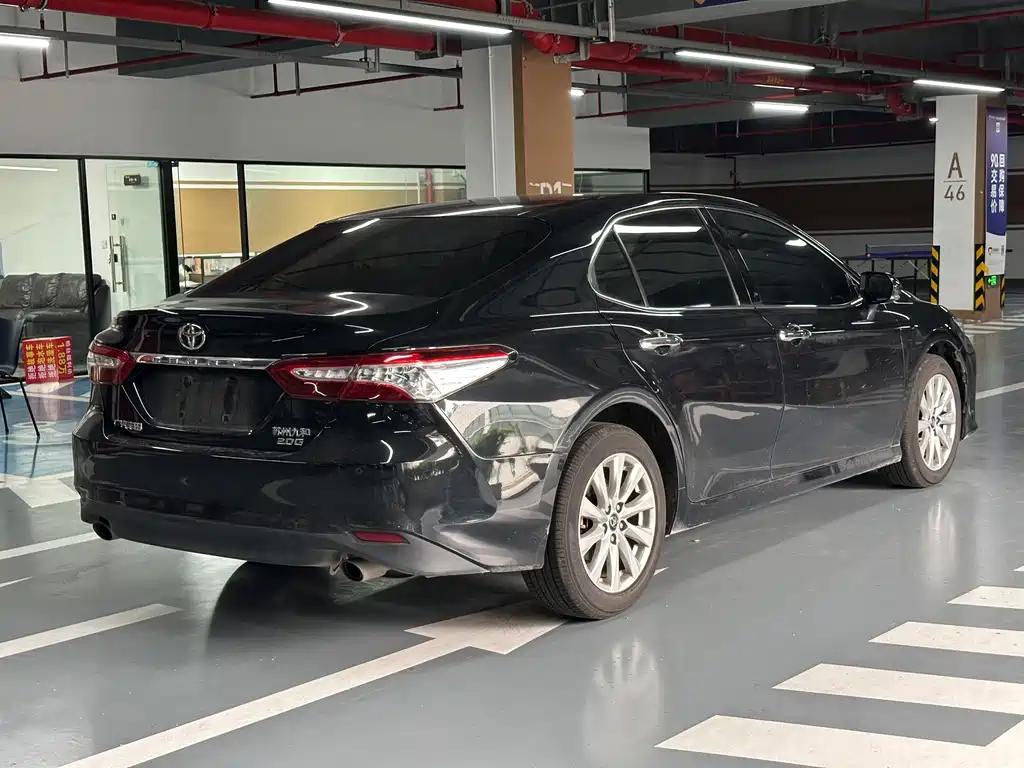 Toyota Camry 2019 — фото 6