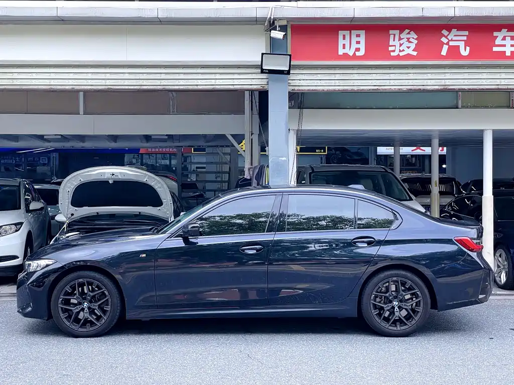 BMW 3 Series 2025
