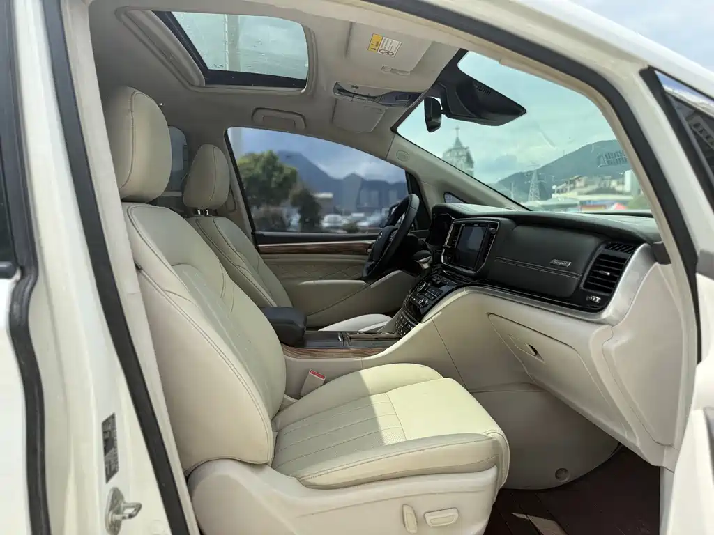 GAC Motor Trumpchi M8 2018 — фото 12
