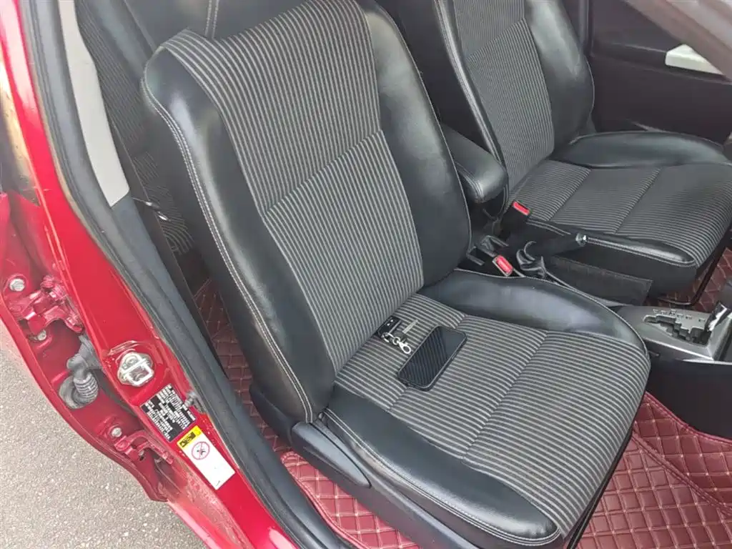 Toyota Yaris L 2015 — фото 20