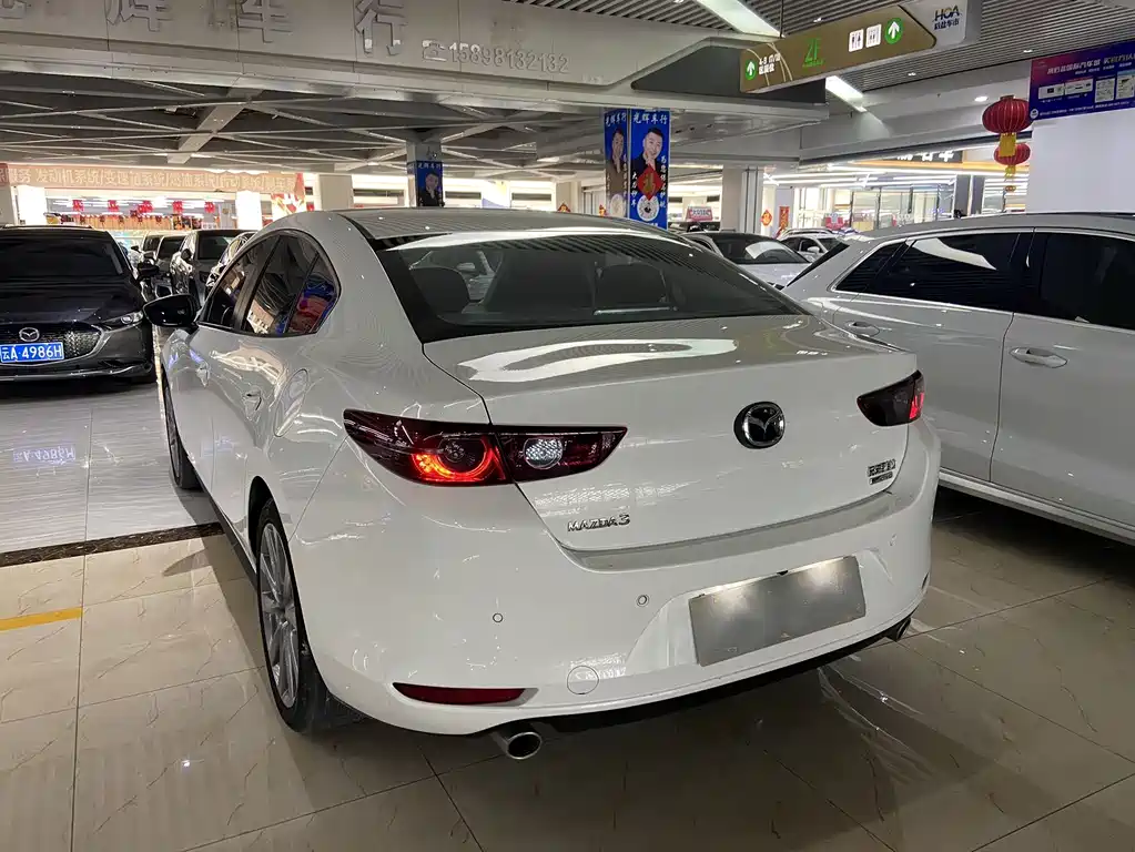 Mazda 3 Axela 2022