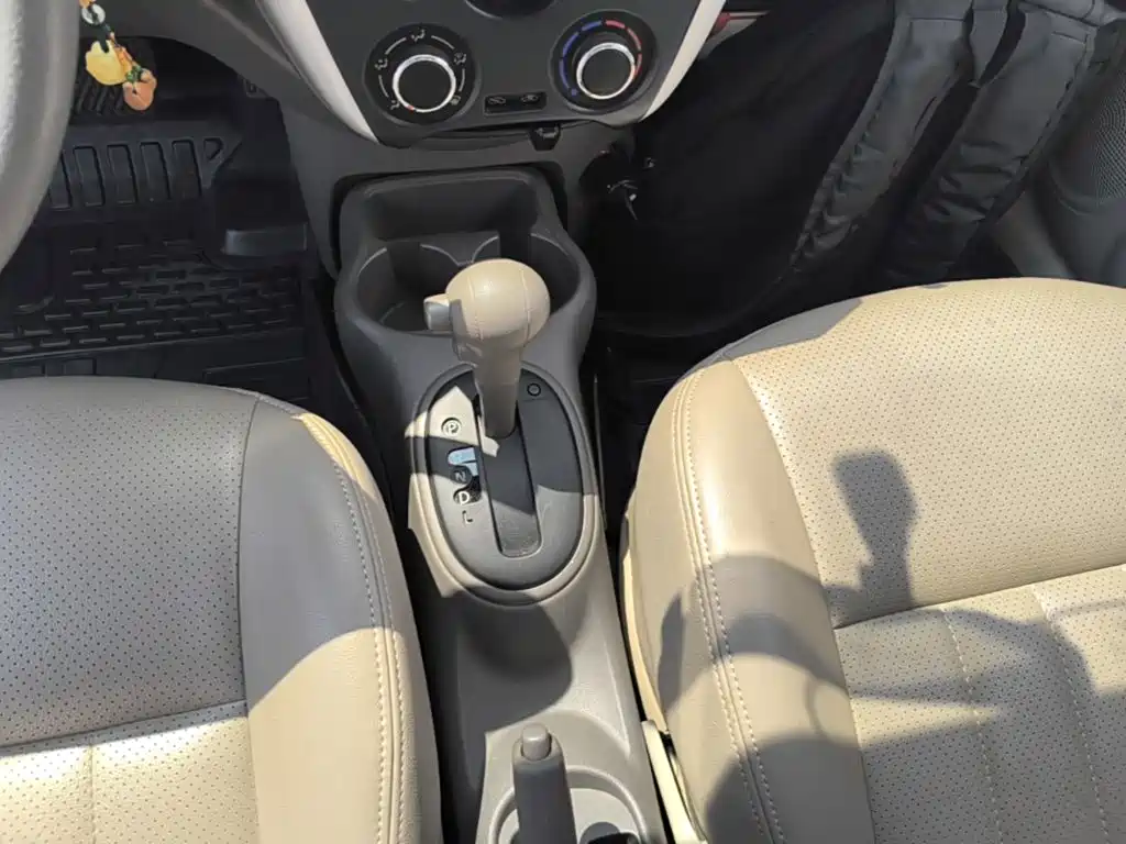 Nissan Sunny 2018 — фото 14