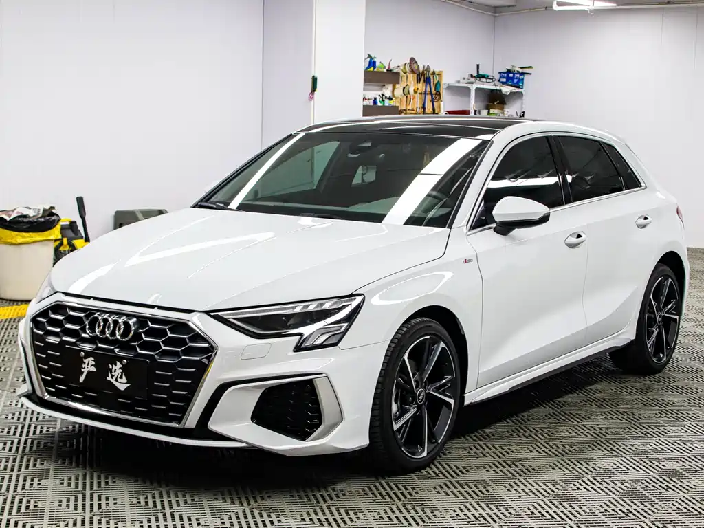 Audi A3 2023 — фото 1