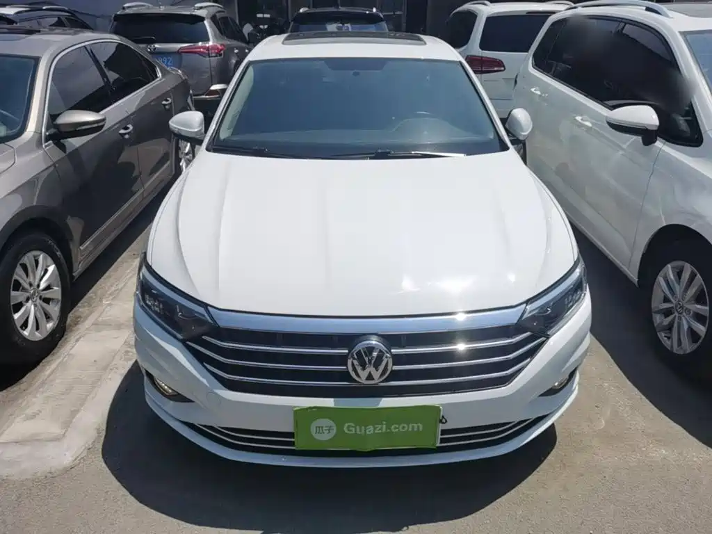 Volkswagen Sagitar 2020