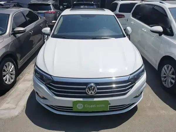 Volkswagen Sagitar 2020