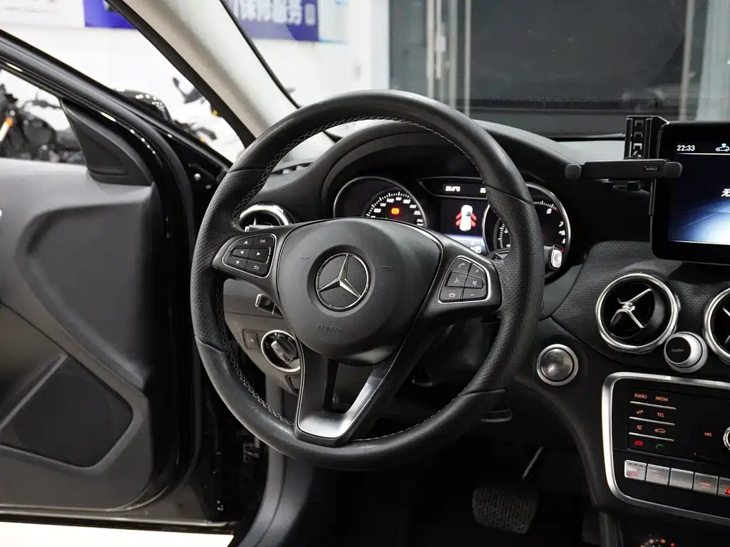 Mercedes-Benz GLA 2018 — фото 12