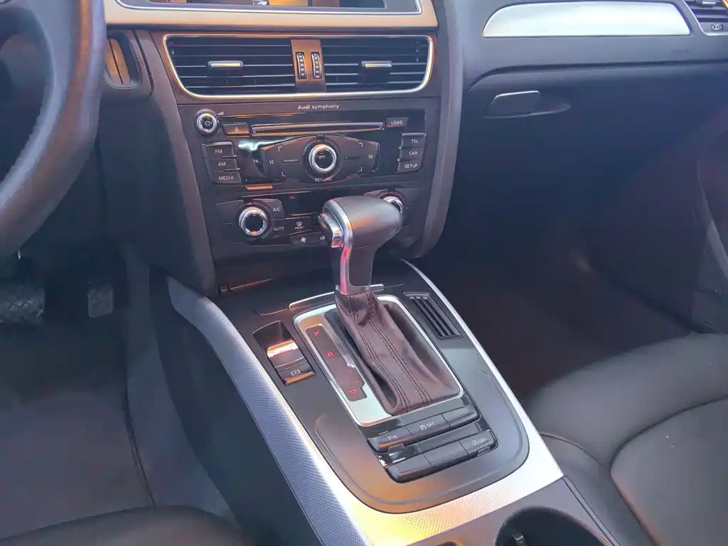 Audi A4L 2015 — фото 10