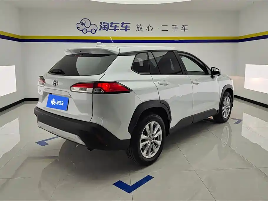 Toyota Corolla Cross 2022 — фото 3