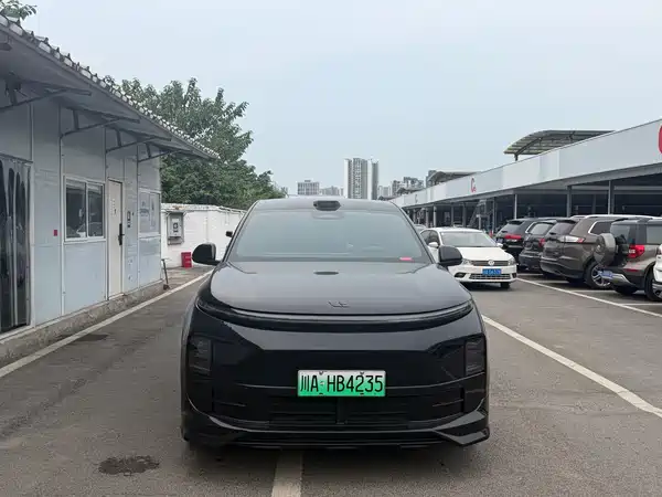 Li Auto L6 2025