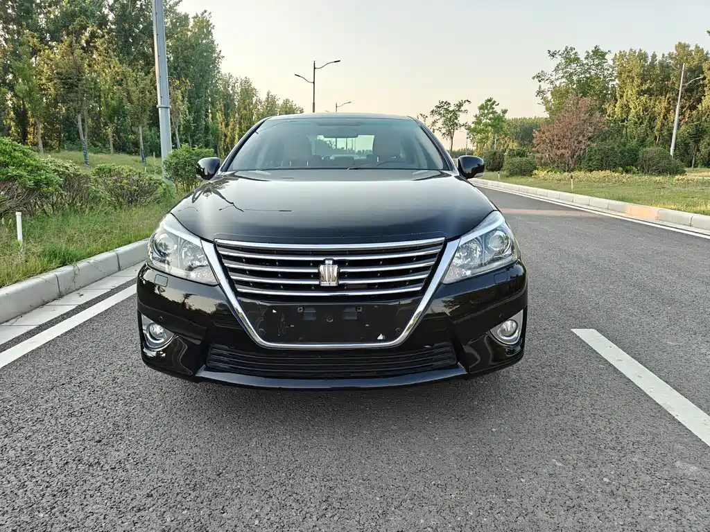 Toyota Crown 2013 — фото 2