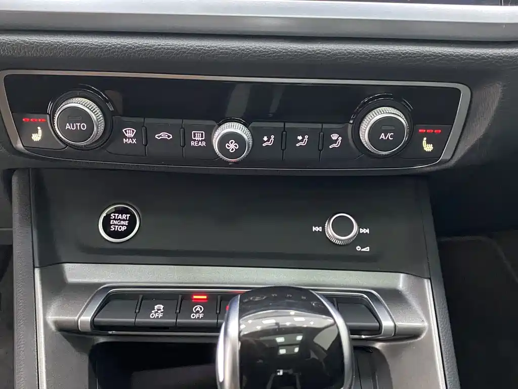 Audi Q3 2023 — фото 11