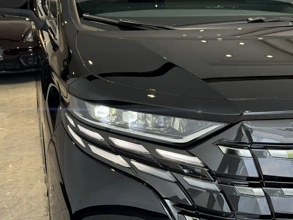 Toyota Alphard 2024