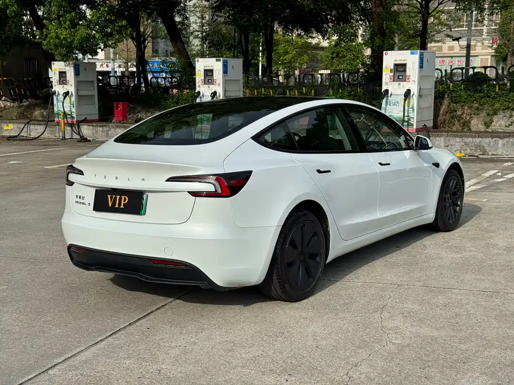 Tesla Model 3 2026