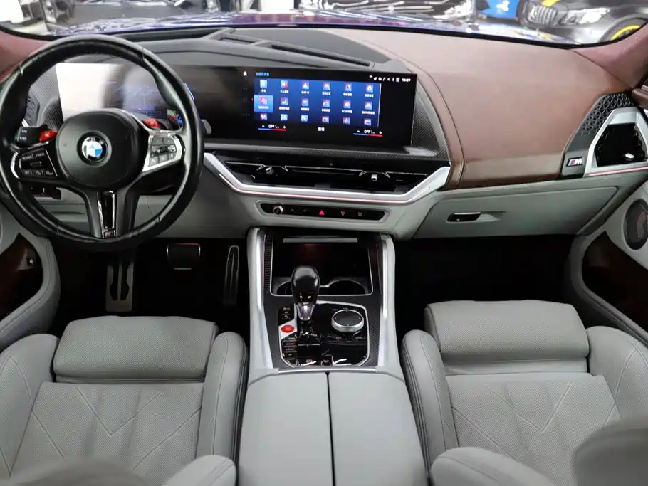 BMW XM 2023 — фото 16