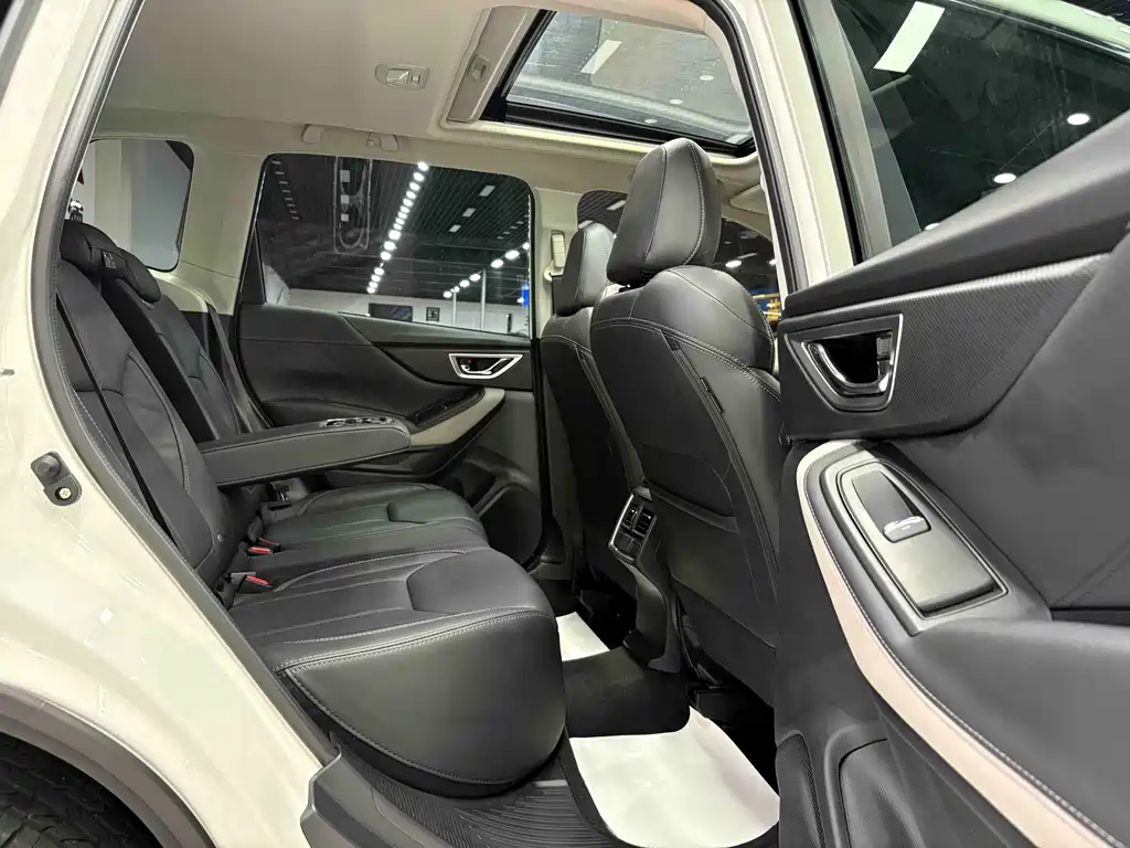 Subaru Forester 2023 — фото 16