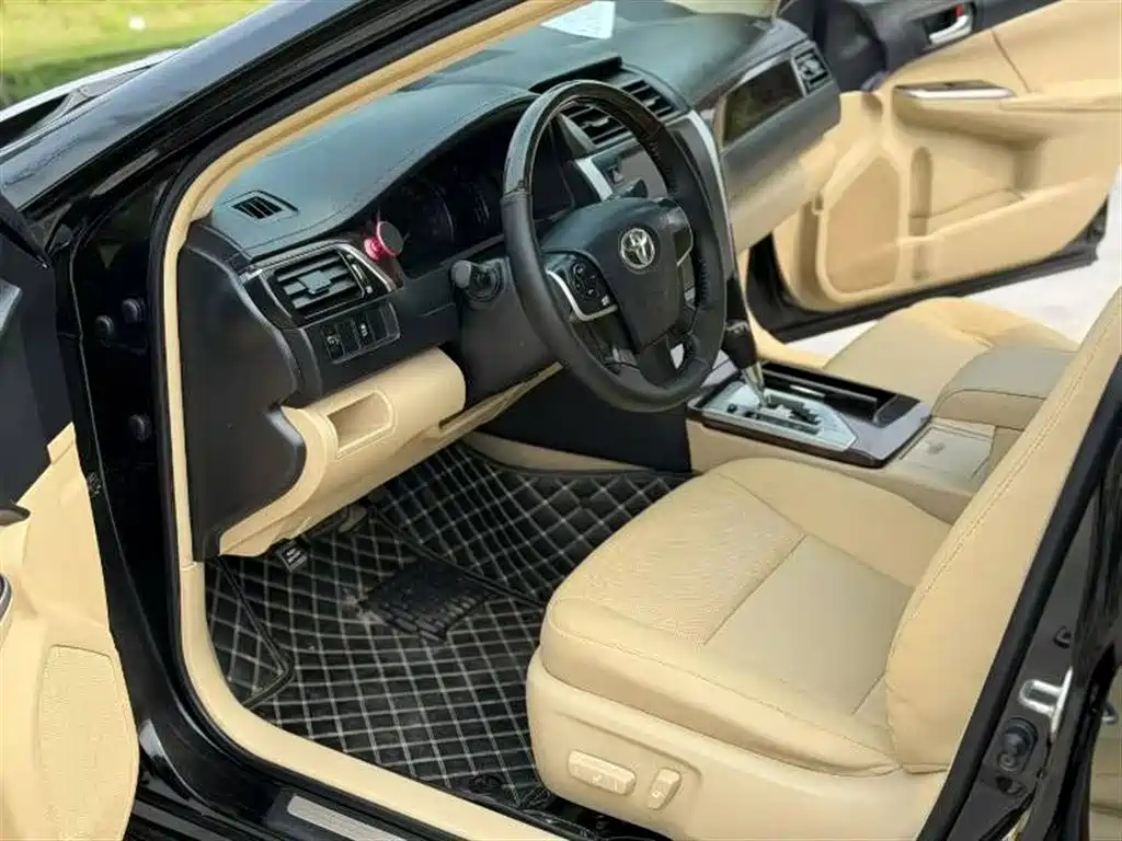 Toyota Camry 2015