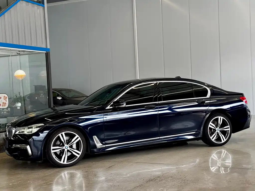 BMW 7 Series 2017 — фото 2