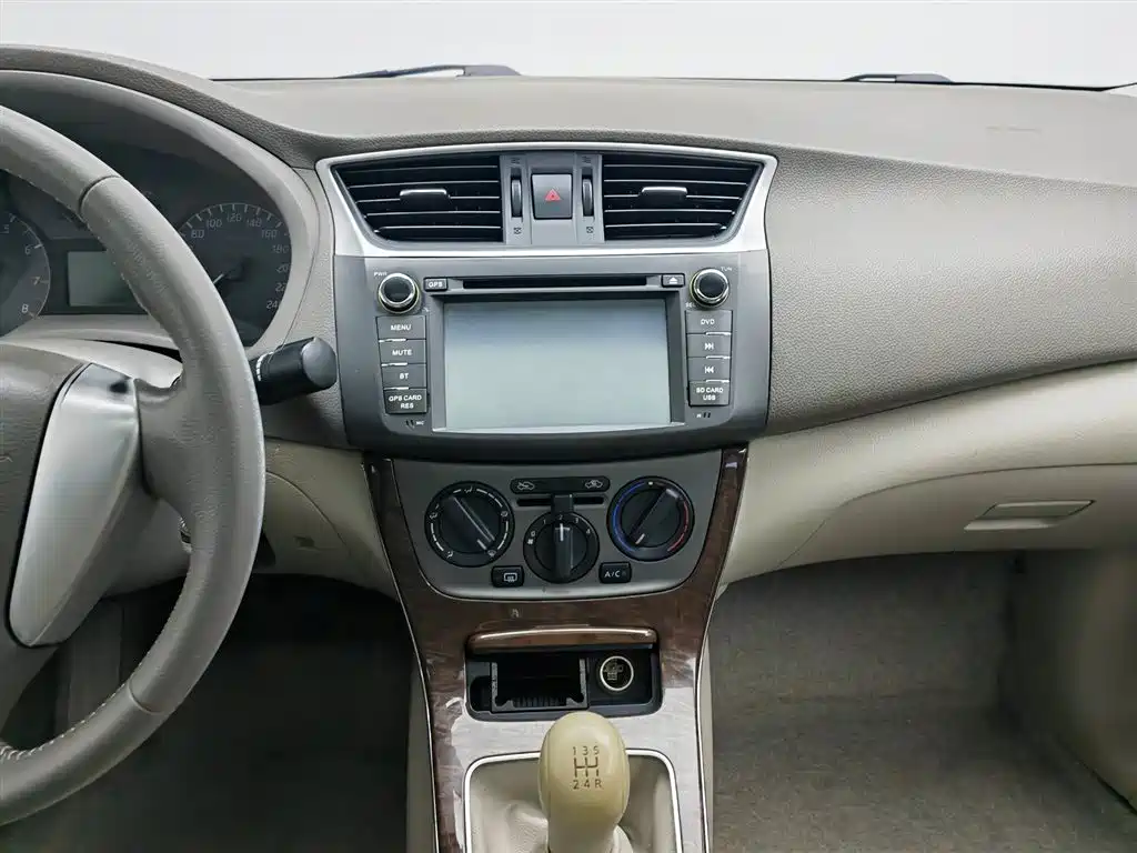 Nissan Sylphy 2013 — фото 12
