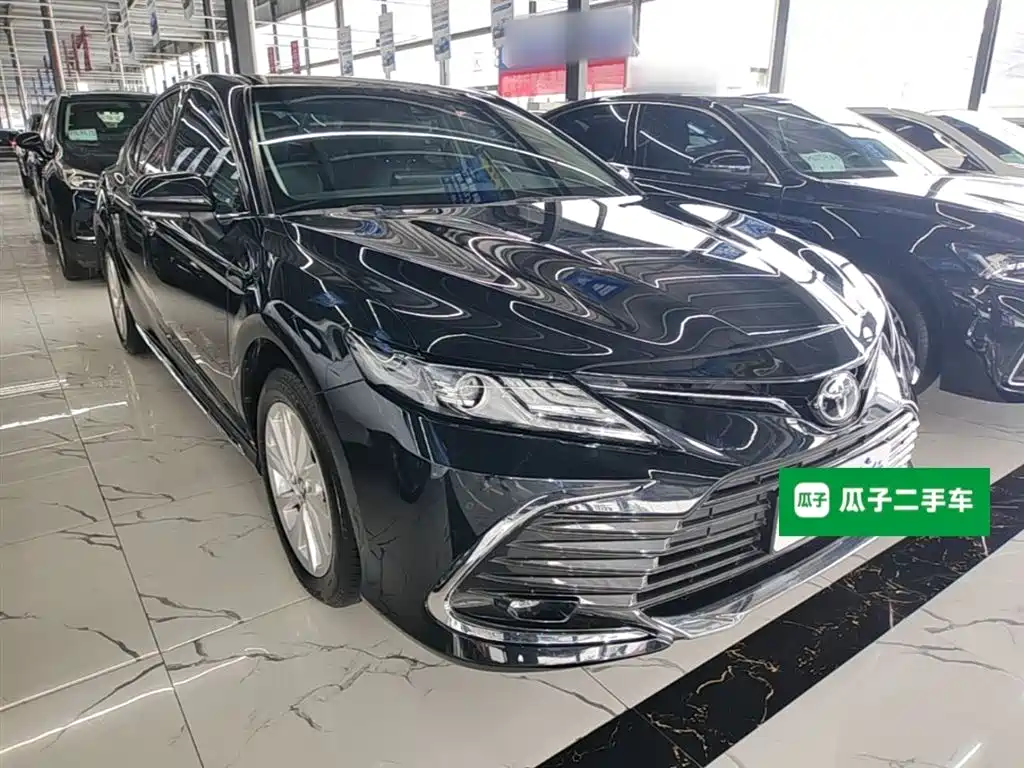 Toyota Camry 2023 — фото 4