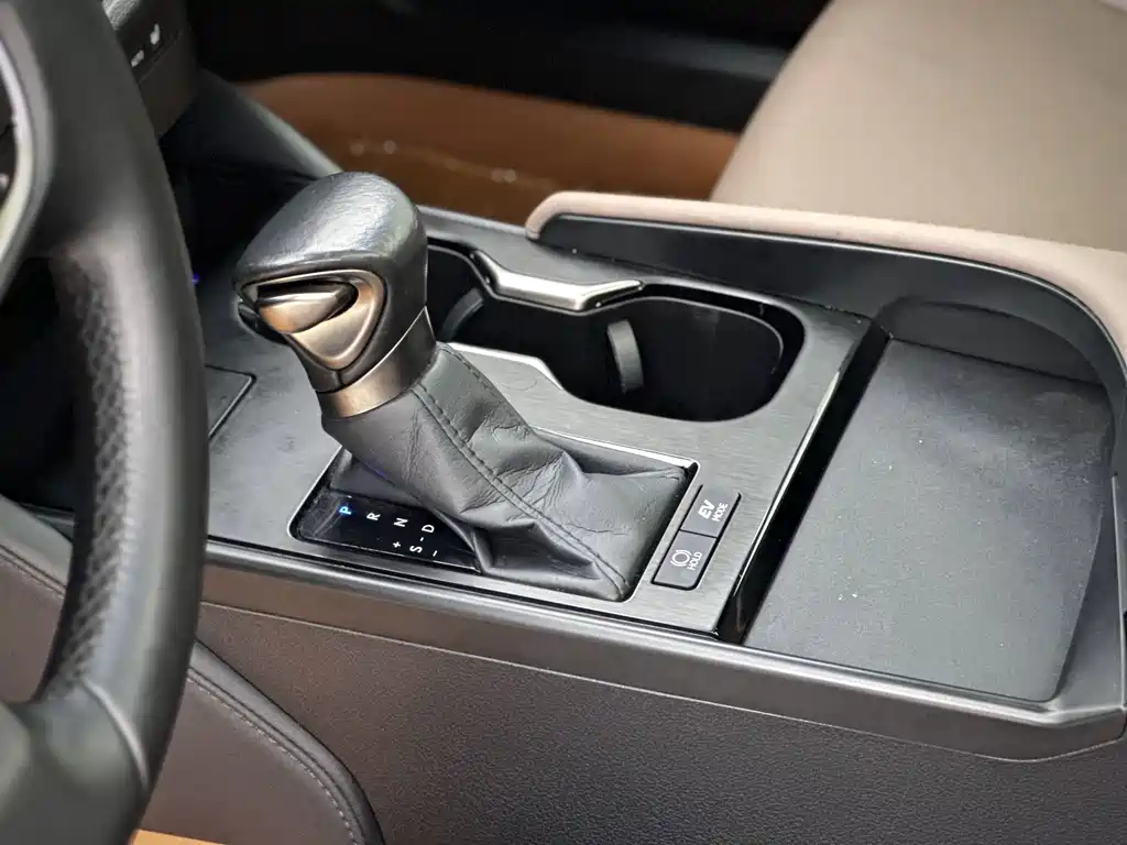 Lexus ES 2024 — фото 10