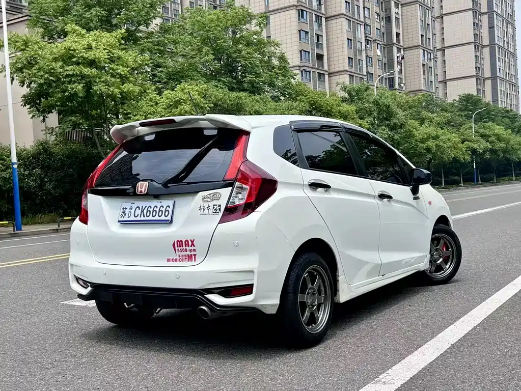 Honda Fit 2018 — фото 8