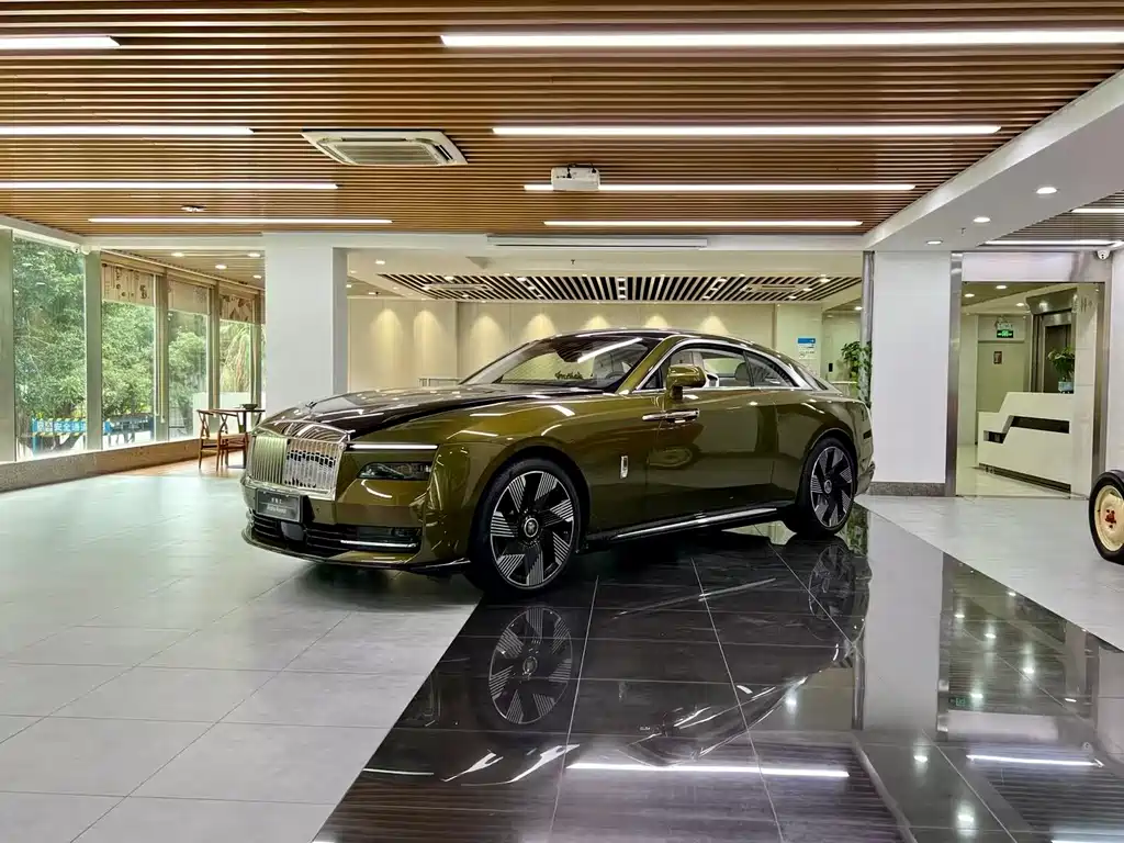 Rolls-Royce Phantom 2025
