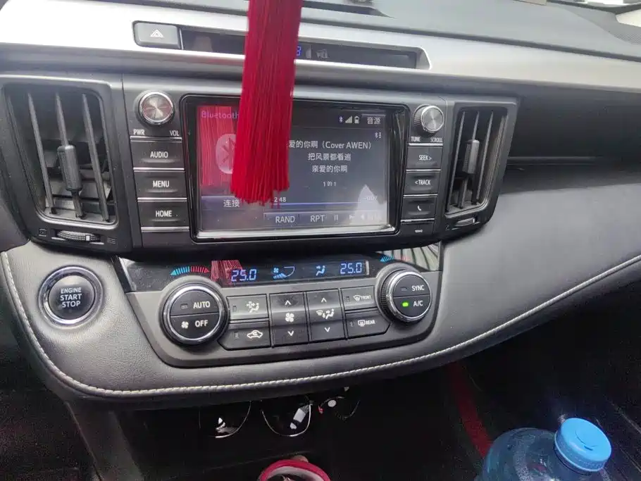 Toyota RAV4 2016 — фото 13