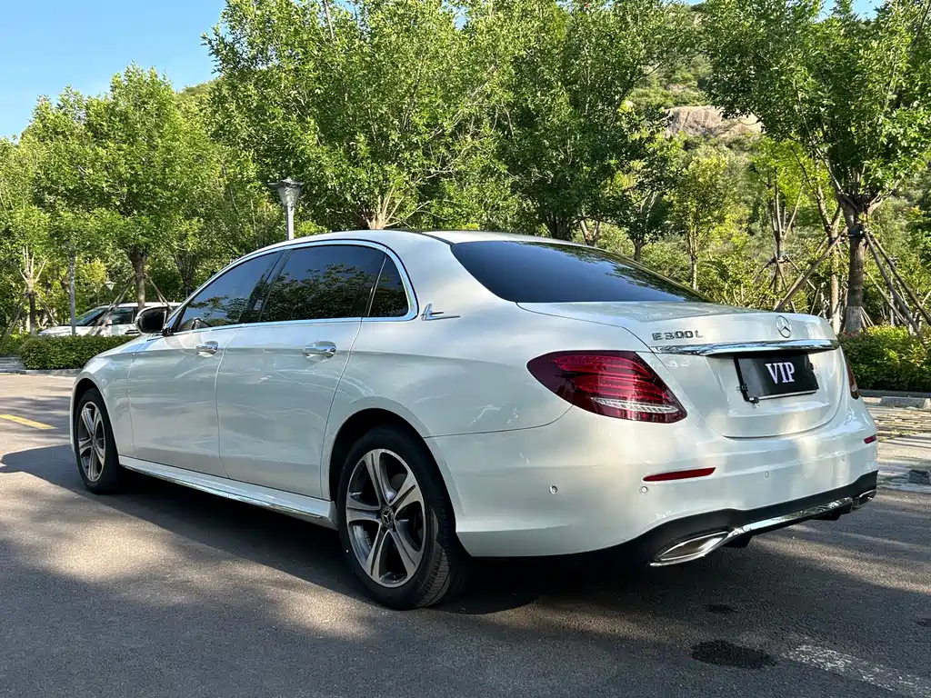 Mercedes-Benz E-Class 2019 — фото 10
