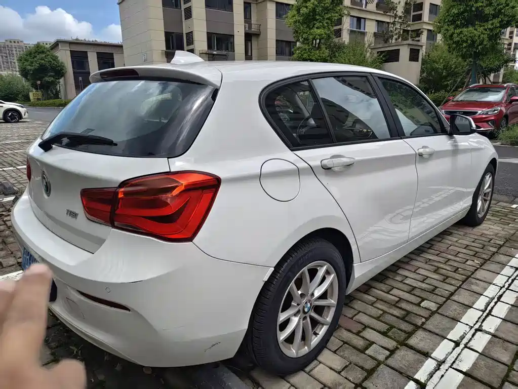 BMW 1 Series 2016 — фото 13