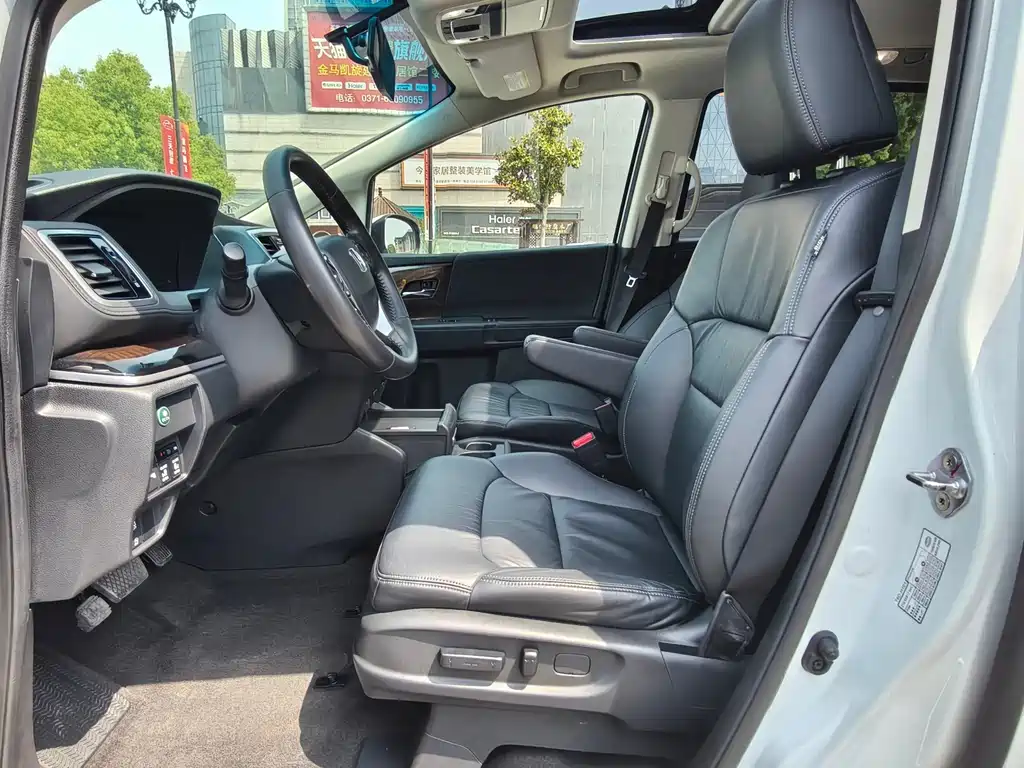 Honda Odyssey 2016 — фото 13