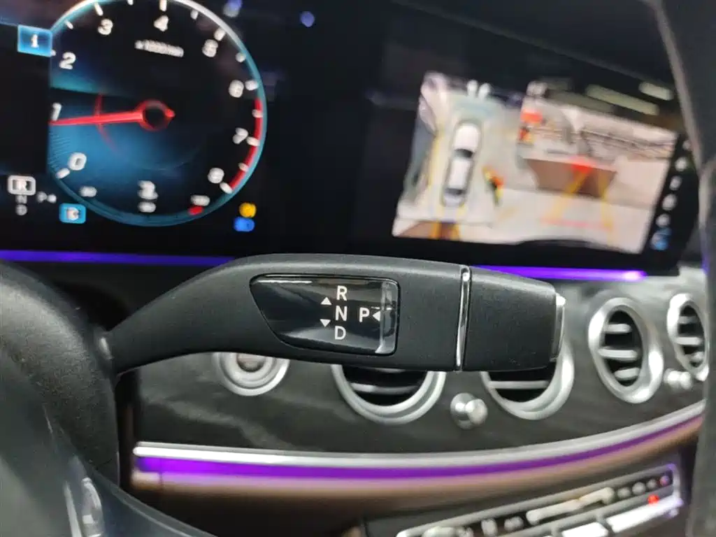 Mercedes-Benz E-Class 2021 — фото 14