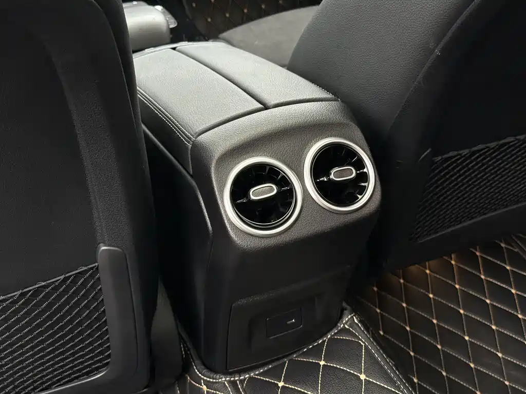 Mercedes-Benz A-Class 2023 — фото 17