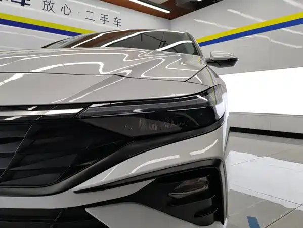 Hyundai Elantra 2024
