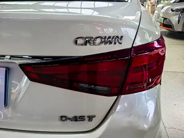 Toyota Crown 2017